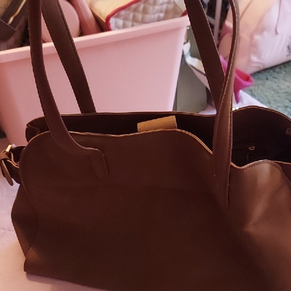 Elegant Brown Leather Tote Bag